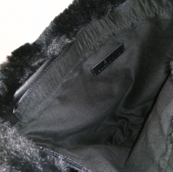 (Clearance) Expressions NYC black 🖤 fluffy crossbody purse - Picture 5 of 8